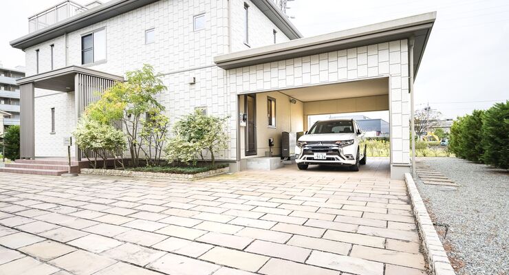 Dendo Haus, Tokio, V2H, V2G, Vehicle to Grid, Vehicle to Home, Mitsubishi, Outlander Plug-in Hybrid, Kabel, Ladestation
