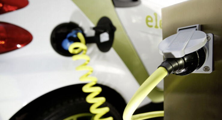 Elektroautos kosten doppelt so viel wie Benziner