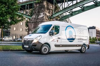 I See E Transporter Opel Mit Elektro Blitz Vom Umruster Firmenauto