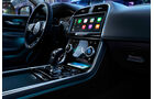 Jaguar XE, Modelljahr 2020, mittelkonsole