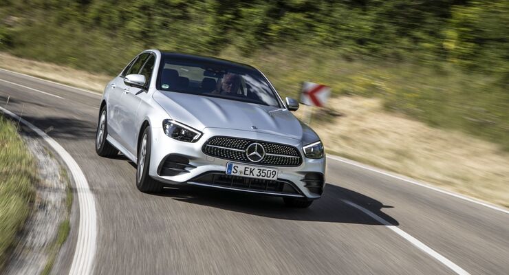 Mercedes E-Klasse (2021) Fahrbericht: Intelligenter, sparsamer, teurer -  firmenauto