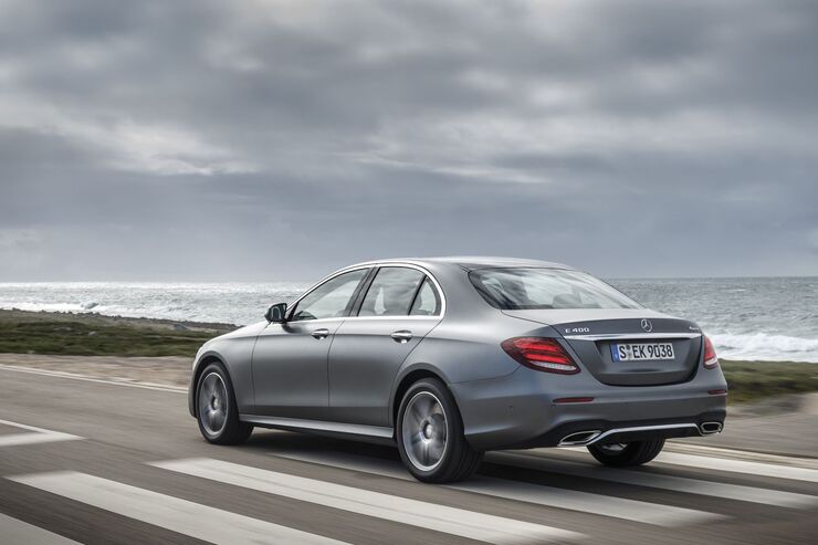 Mercedes E Klasse So Funktioniert Der Spurhalteassistent Firmenauto